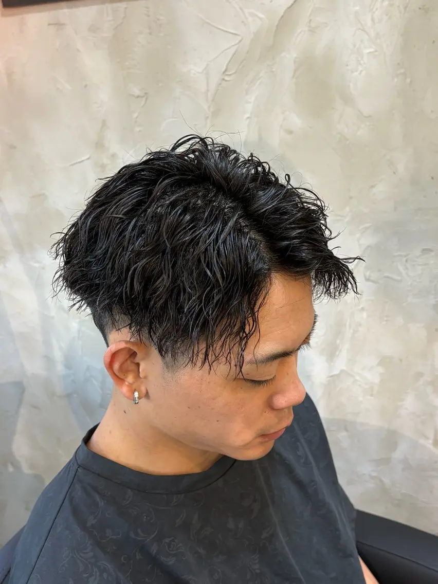ショート パーマ メンズ メンズパーマ ツイストスパイラルパーマ スパイラルパーマ YUUTO 【メンズ限定】のヘアスタイル