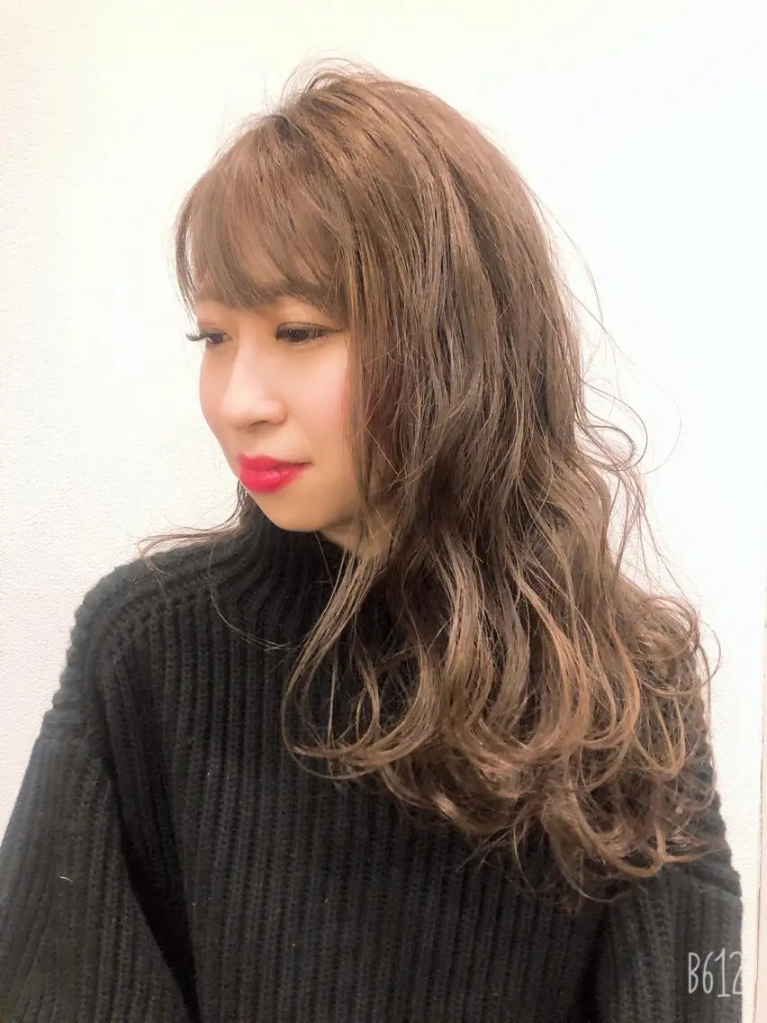 お出かけ前に♪コテ巻き⚠️エクステがついてる場合は施術不可能です。の写真