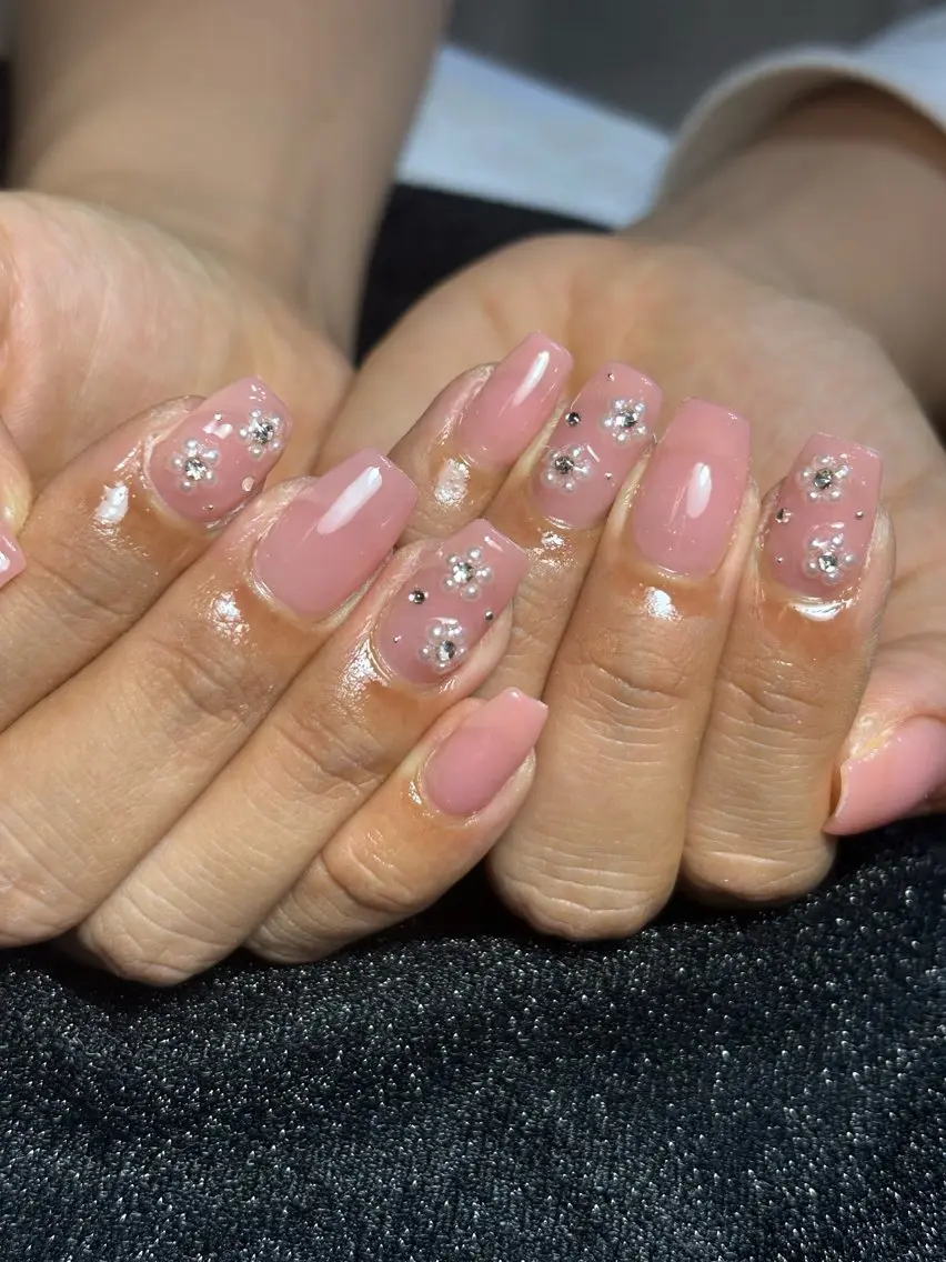 ネイル ハンドネイル フットネイル ✴︎ Delightのネイルデザイン