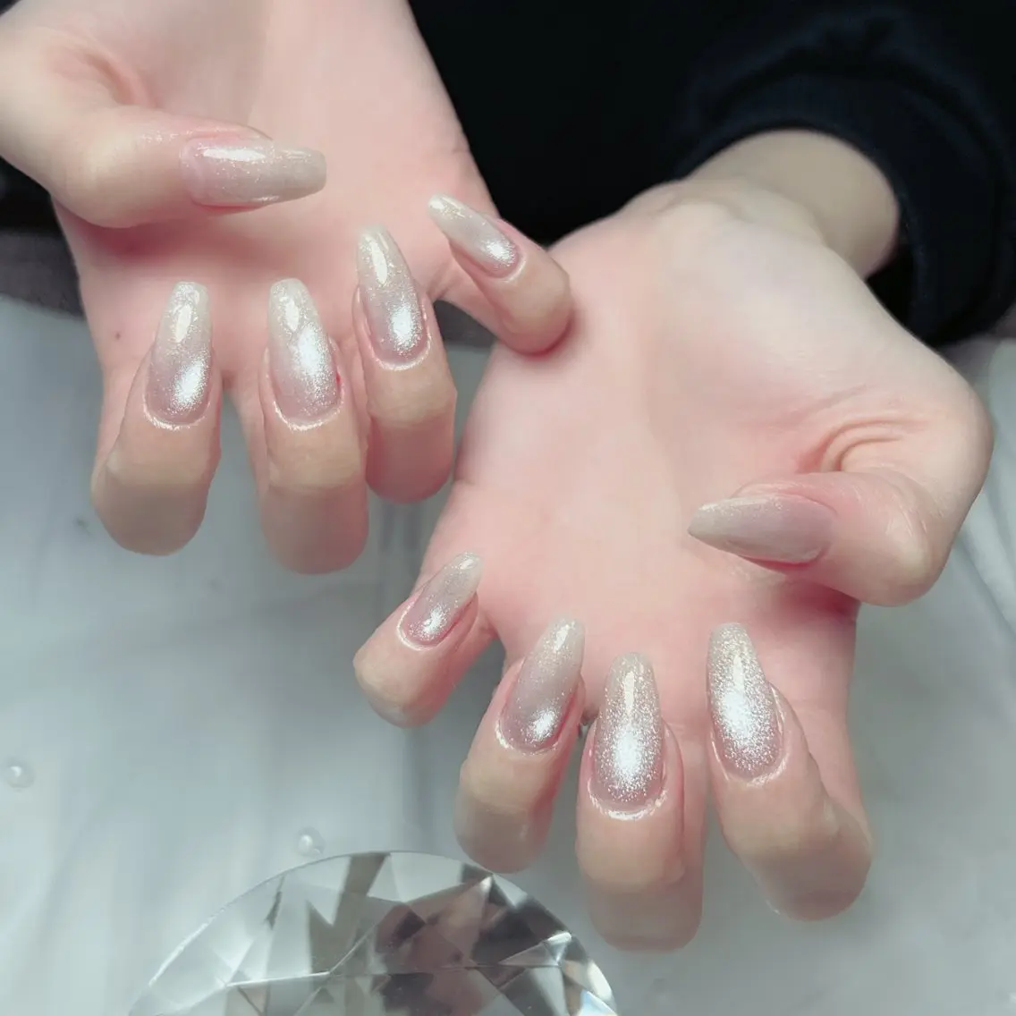 ネイル オーロラネイル フラワーネイル フレンチネイル キラキラネイル ラメ(グリッター) ハンドネイル Cute Tips nailのネイルデザイン