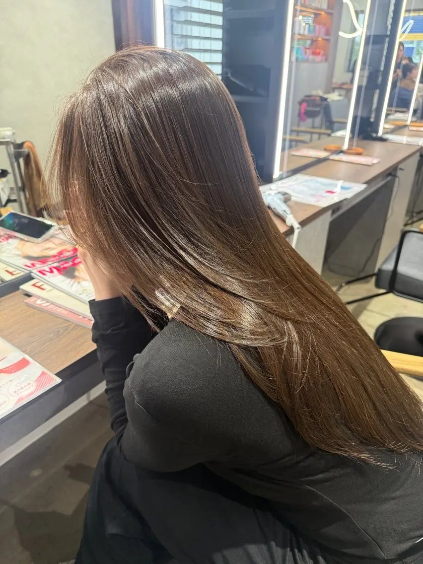 ロング カラー 🤍透明感カラー🤍 三浦瑠璃のヘアスタイル