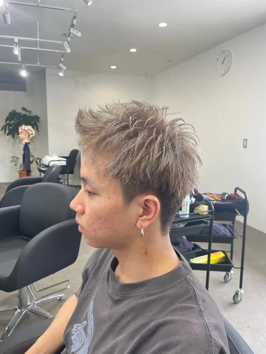 メンズ メンズブリーチ ダウンパーマ フェードカット メンズ韓国風 メンズパーマ カット ヘアカラー 杉浦  穏 BLEACHi 安城のヘアスタイル