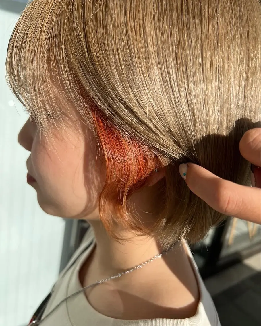 ショート カラー ベージュカラー オレンジ 萩原 一葉のヘアスタイル
