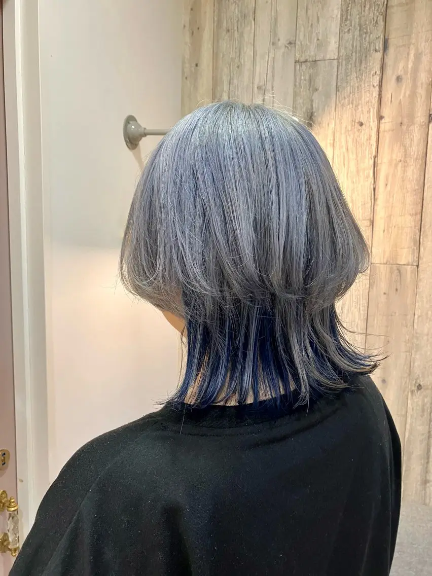 ミディアム カラー ウルフカット ヘアカラー 藤田 七海のヘアスタイル