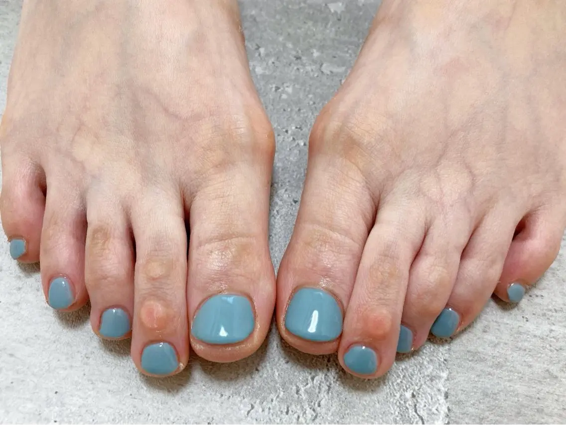 ネイル ブルー ワンカラーネイル ハンドネイル mogunail &blowのネイルデザイン