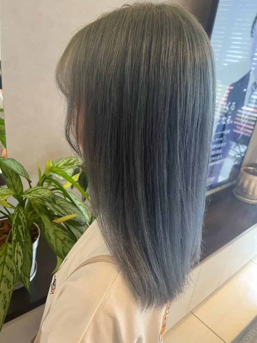 セミロング カラー 柔らかい艶暖色 レイヤー🫧姫汝のヘアスタイル