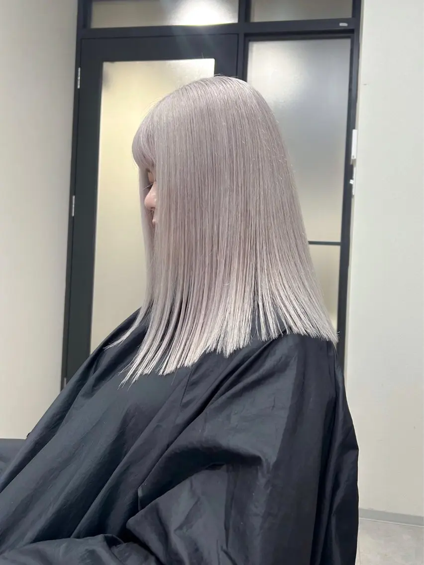 ミディアム カラー ハイトーンカラー AKO .のヘアスタイル
