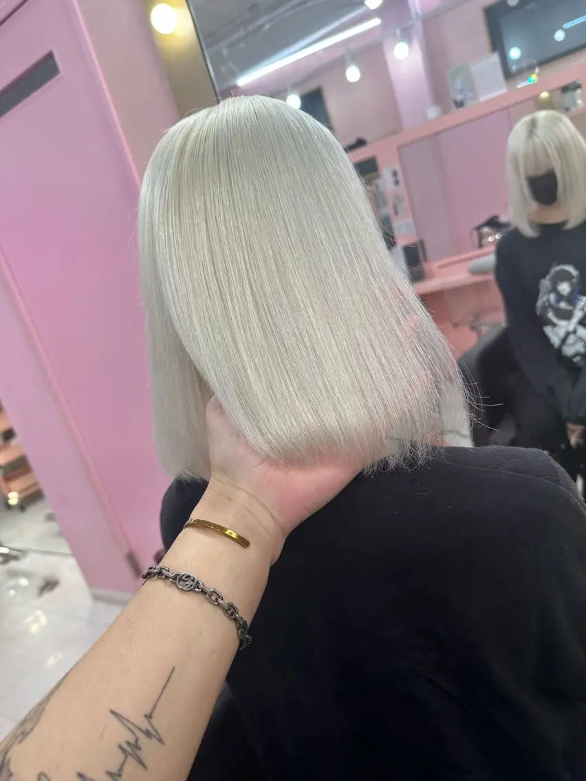 セミロング カラー 町田ブリーチデザイン 🌈MANATOのヘアスタイル