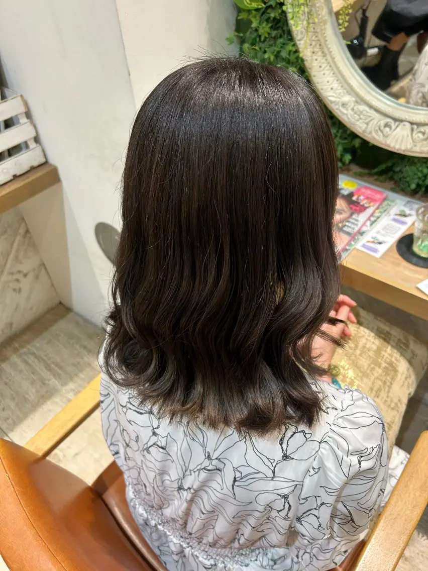 ミディアム カラー 暖色カラー🪷 オタク美容師🎶のヘアスタイル