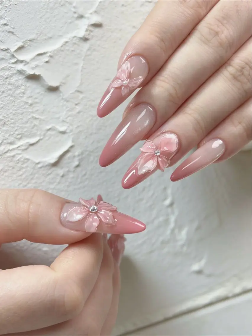 ネイル オーロラネイル フレンチネイル グラデーション 韓国ネイル マグネットネイル ハンドネイル YURI NAILのネイルデザイン