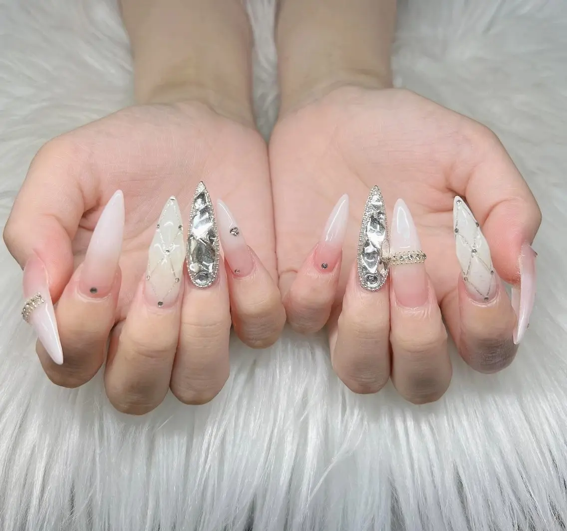 ネイル 長さ出し グラデーション 卒業式 キラキラネイル マグネットネイル ハンドネイル Lee Nailsのネイルデザイン