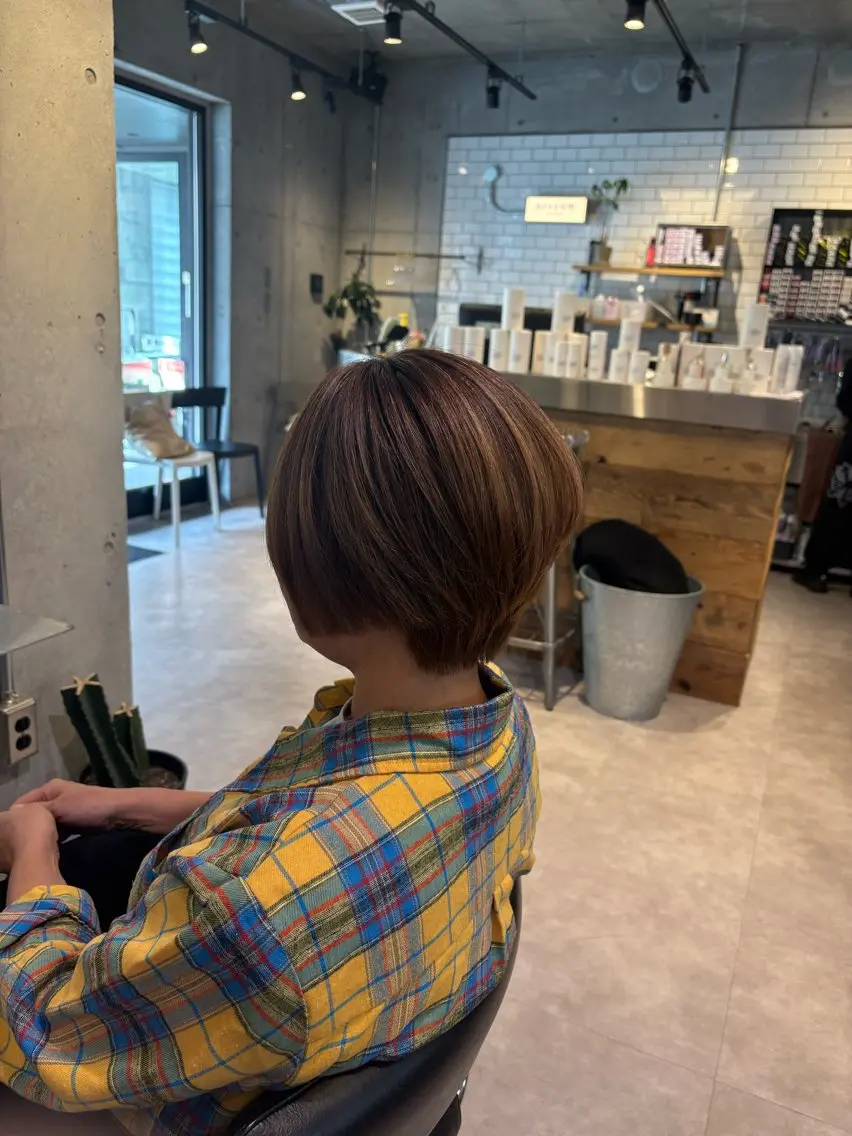 ショート カット ヘアカラー トリートメント 韓国ヘアー🇰🇷 MIWAのヘアスタイル