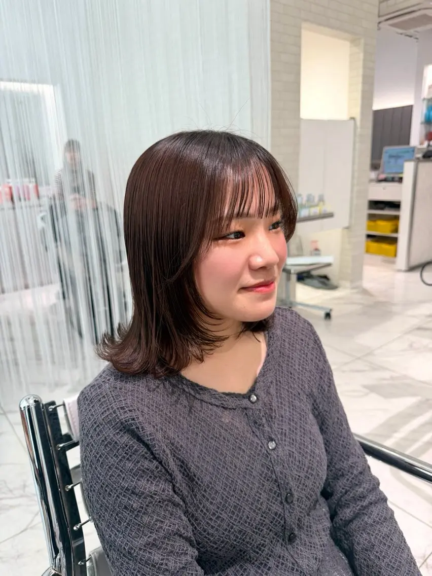ミディアム ミディアムレイヤー レイヤーカット 外ハネヘア カット 村泉 心のヘアスタイル