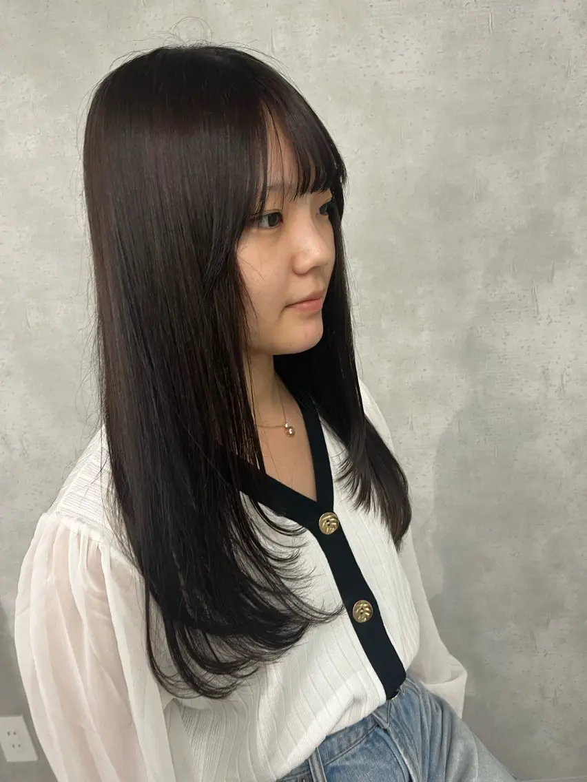 ロング カラー アッシュ アッシュブラウン ブラウンカラー レイヤーカット anon Loemのヘアスタイル