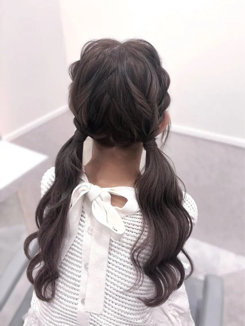 ヘアアレンジ ツインテール 西澤 愉来のヘアスタイル