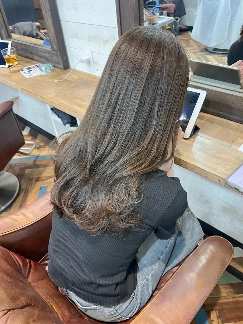 セミロング カラー ブリーチ ダブルカラー グレージュ ブリーチなしカラー オリーブグレージュ カット ヘアカラー トリートメント REN/レイヤー✂️ ブリーチなしカラー✨のヘアスタイル