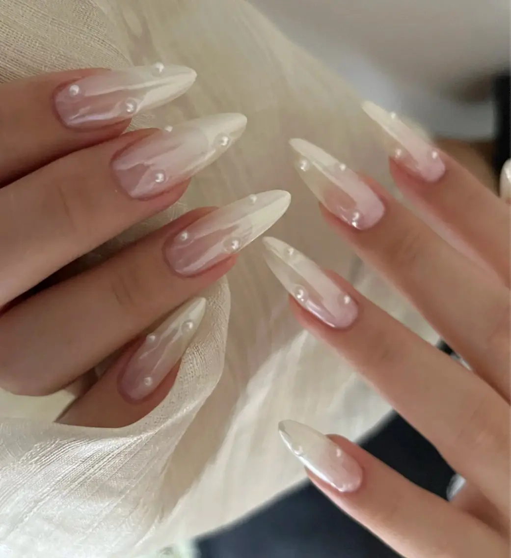 ネイル アートネイル オーロラネイル チークネイル フレンチネイル ガラスフレンチ 🎀🎀YooLi Nail Salonのネイルデザイン