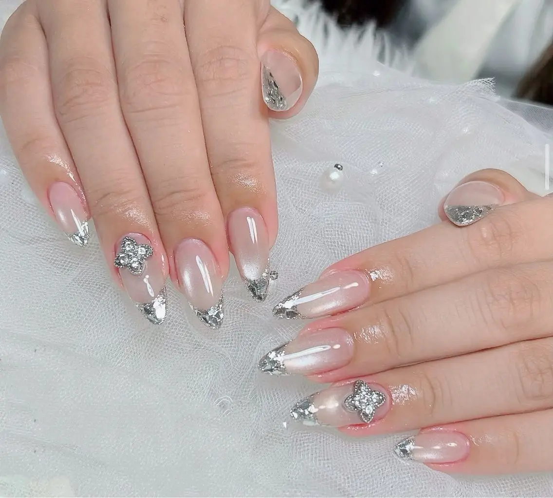 ネイル チークネイル 長さ出し フラッシュネイル フレンチネイル グラデーション ハンドネイル Lenie Nail Salonのネイルデザイン