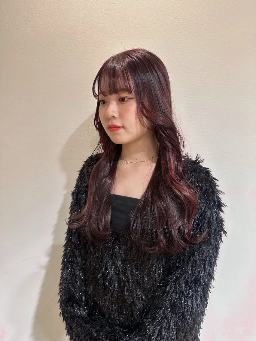 ロング カラー ヘアカラー 塩澤 榛奈のヘアスタイル