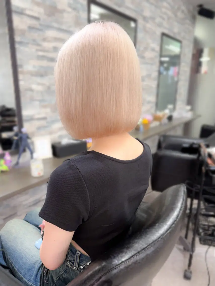ミディアム カラー ヘアカラー トリートメント ハイトーンエクステ 🎩カズキ🎩のヘアスタイル
