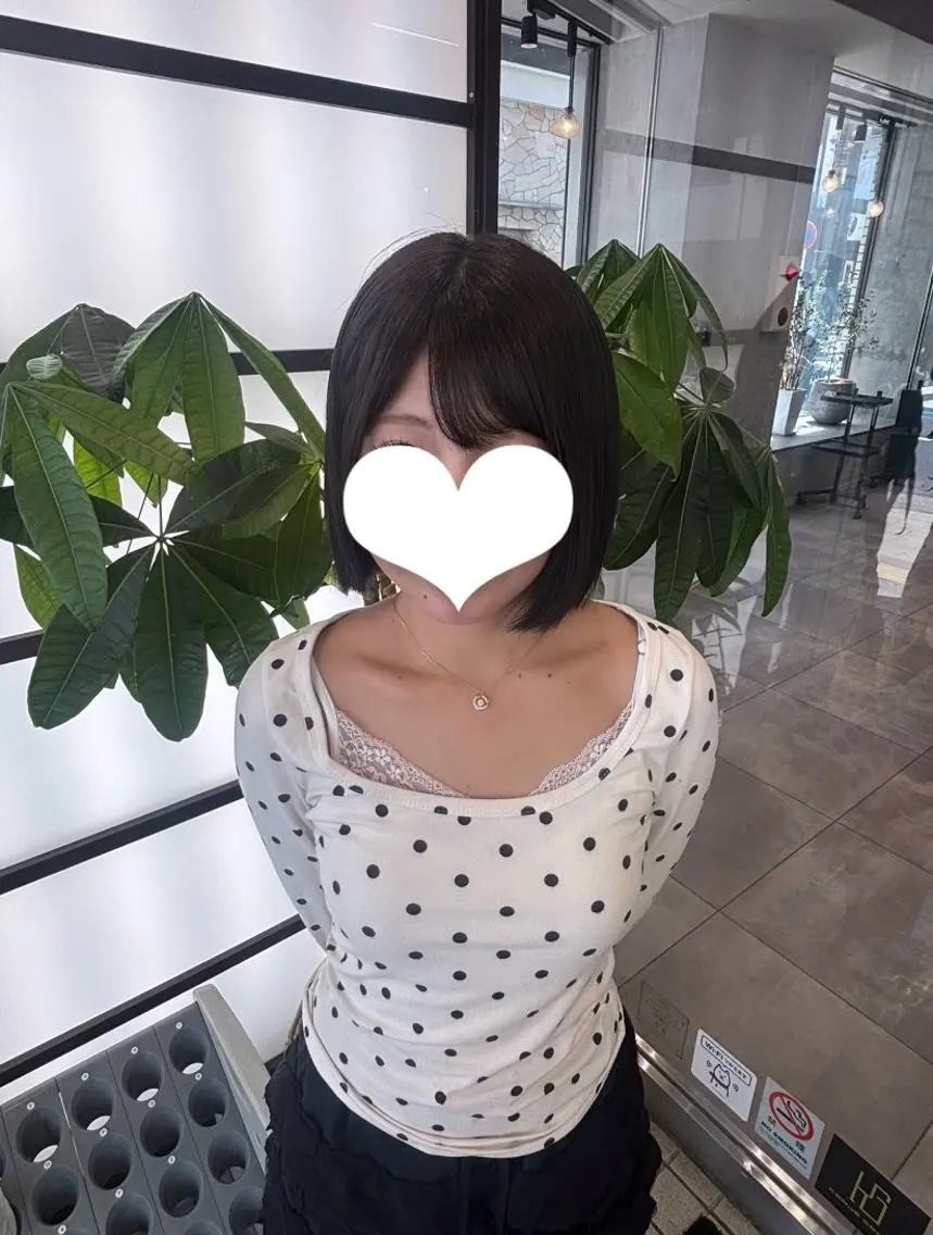 ミディアム トリートメント ヘアカラー トリートメント オリーブ︴グレージュ ︴透明感カラー︴真凜のヘアスタイル