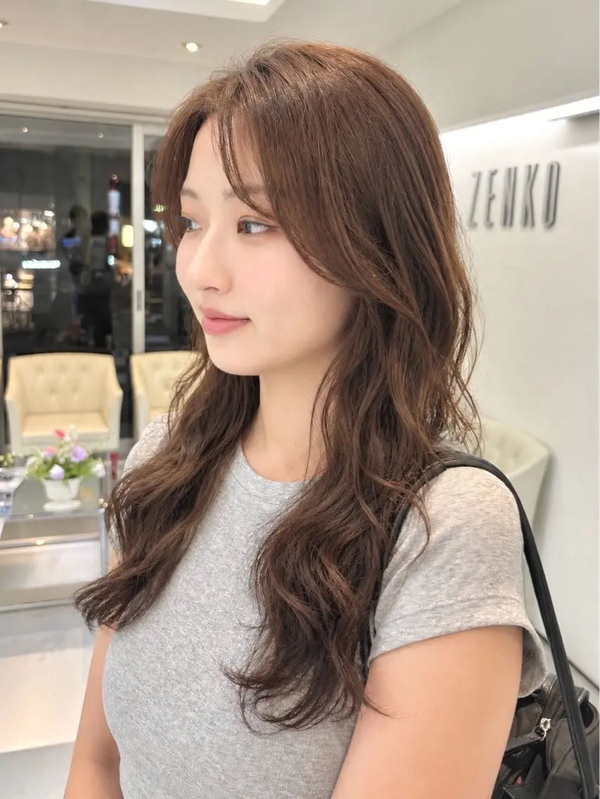 ロング パーマ 韓国風ヘア トリートメント デジタルパーマ カット パーマ トリートメント コテ巻き風パーマ 藤澤　知彌のヘアスタイル
