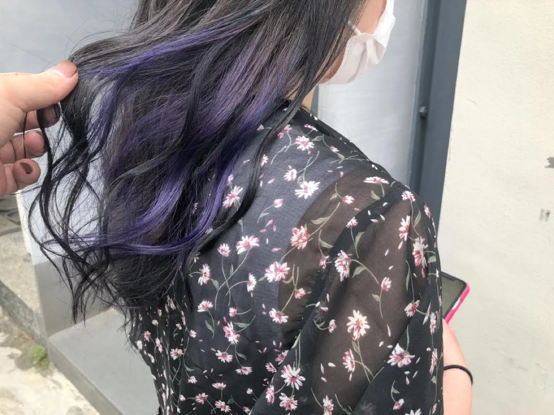 セミロング カラー ダークグレー ダークグレージュ グレージュ バイオレットカラー メンズ レイヤー ウルフ 弓木啓輔のヘアスタイル