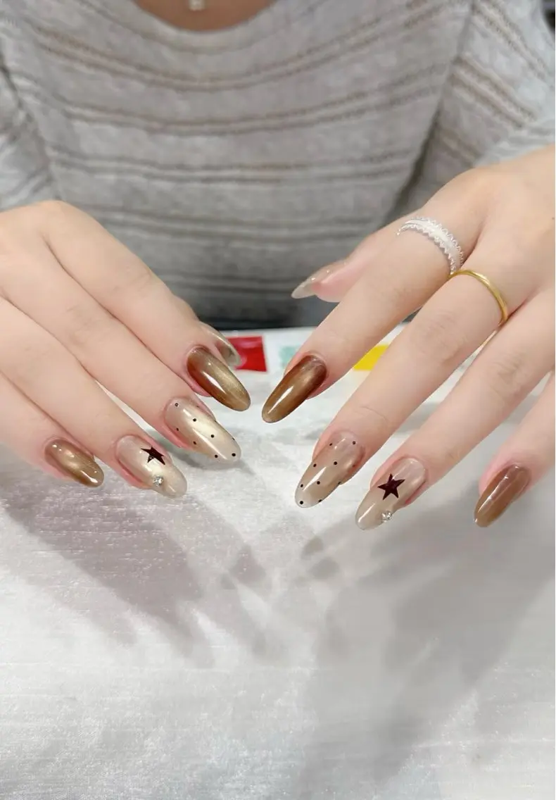 ネイル アートネイル ジェルネイル キラキラネイル 韓国ネイル オフィスネイル DAISY_NAIL 【フィルイン専門店】のネイルデザイン