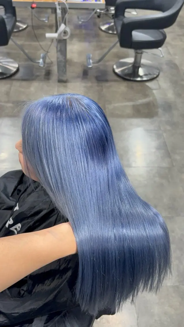 セミロング カラー ブルーカラー ハイトーンカラー 🦋Chisa/髪質 改善×カラー特化💎のヘアスタイル