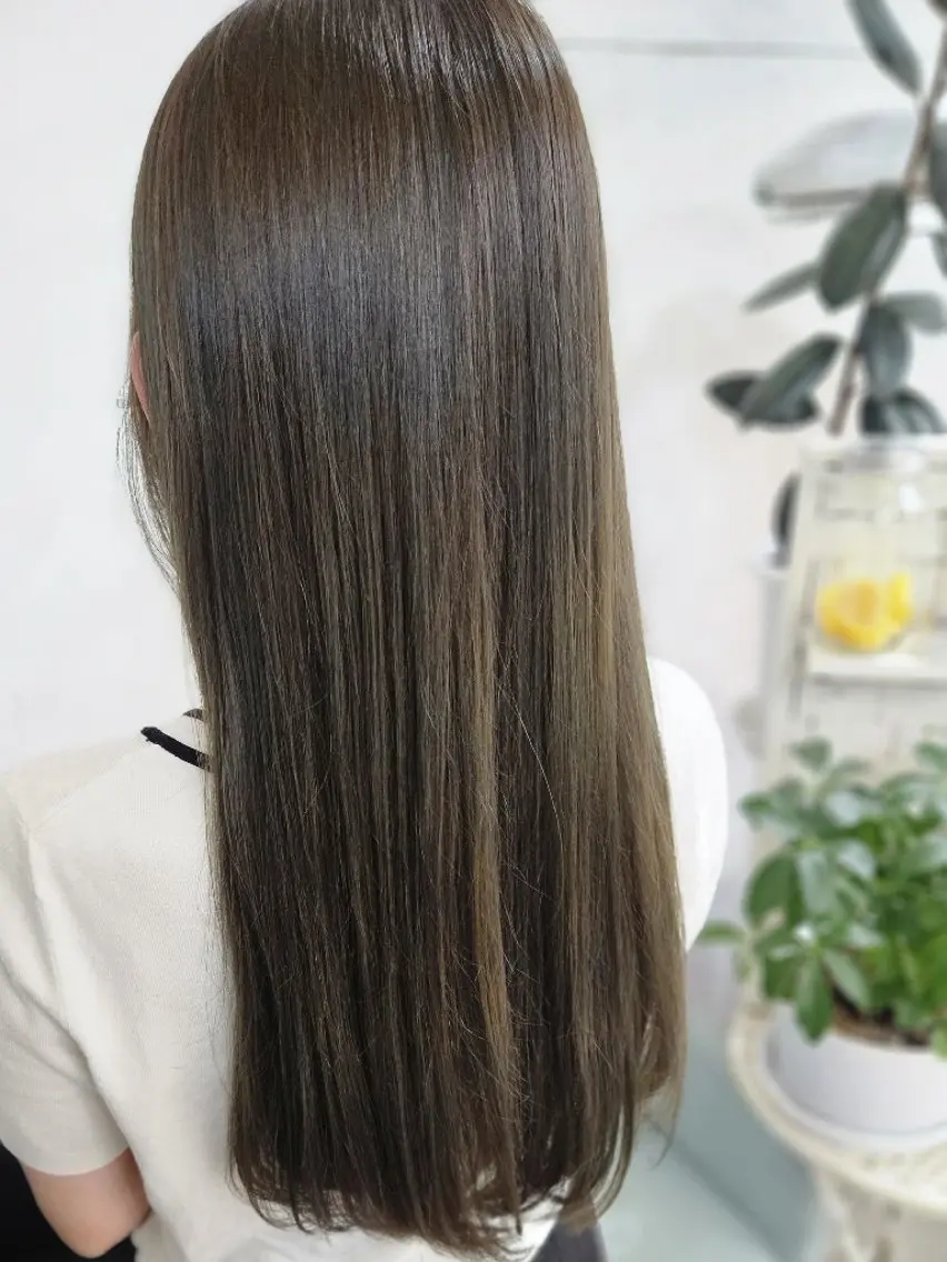 ロング ヘアカラー  熊野 タイソンのヘアスタイル
