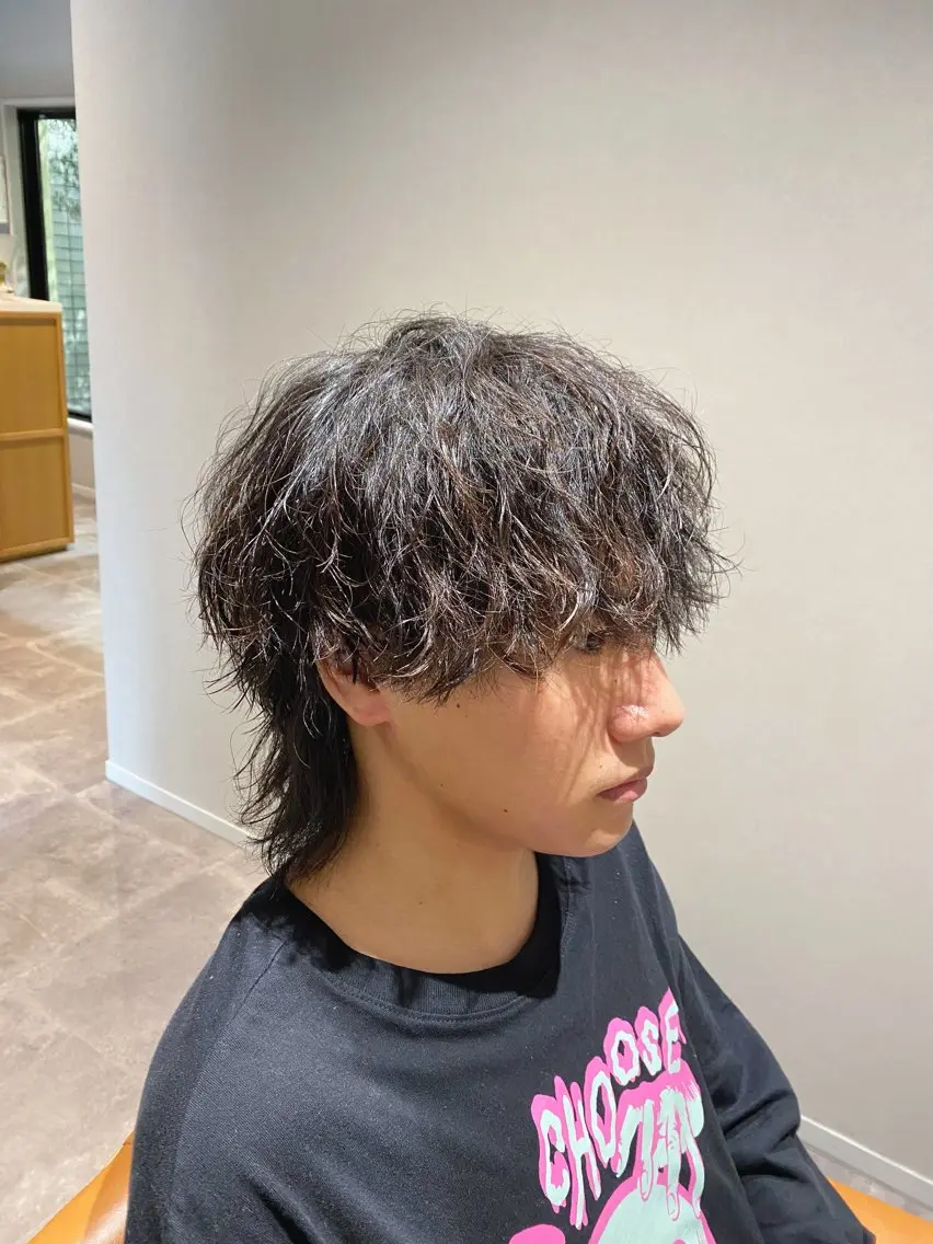ミディアム パーマ ミディアムパーマ ツイストスパイラルパーマ ウルフカット スパイラルパーマ 【メンズ特化】 茅野　洋介のヘアスタイル
