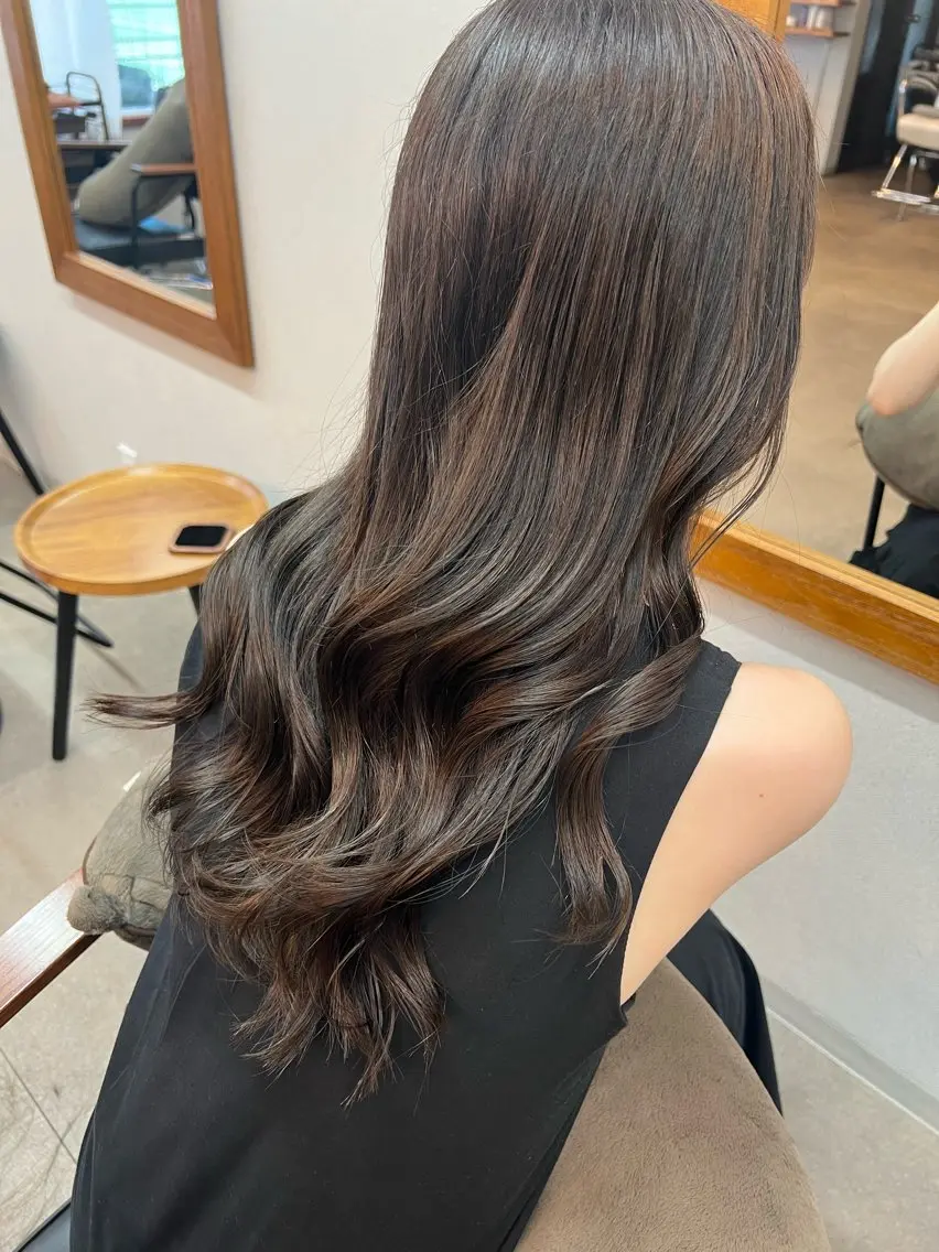 ロング カラー カット ヘアカラー トリートメント YUU💚髪質改善 🤎ダブルカラー✨のヘアスタイル