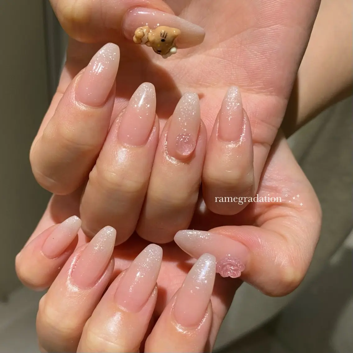 ネイル ラメ(グリッター) ハンドネイル WAVY airiのネイルデザイン