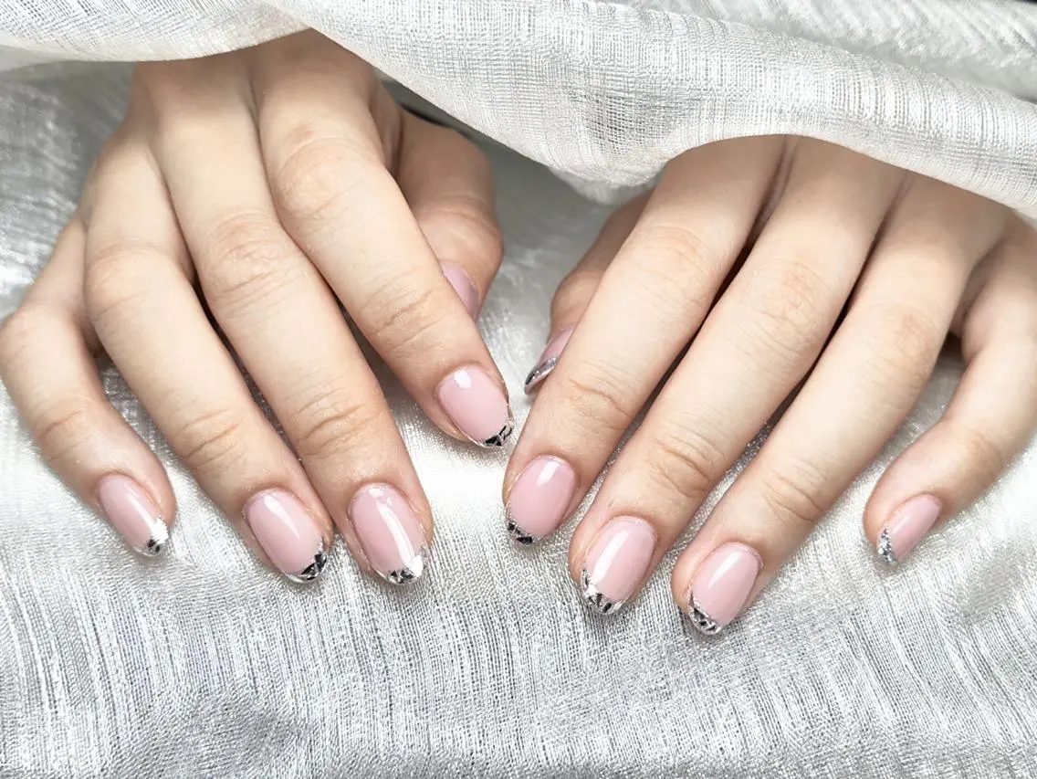 ネイル フレンチネイル ガラスフレンチ ハンドネイル ハンドケア リ サのネイルデザイン