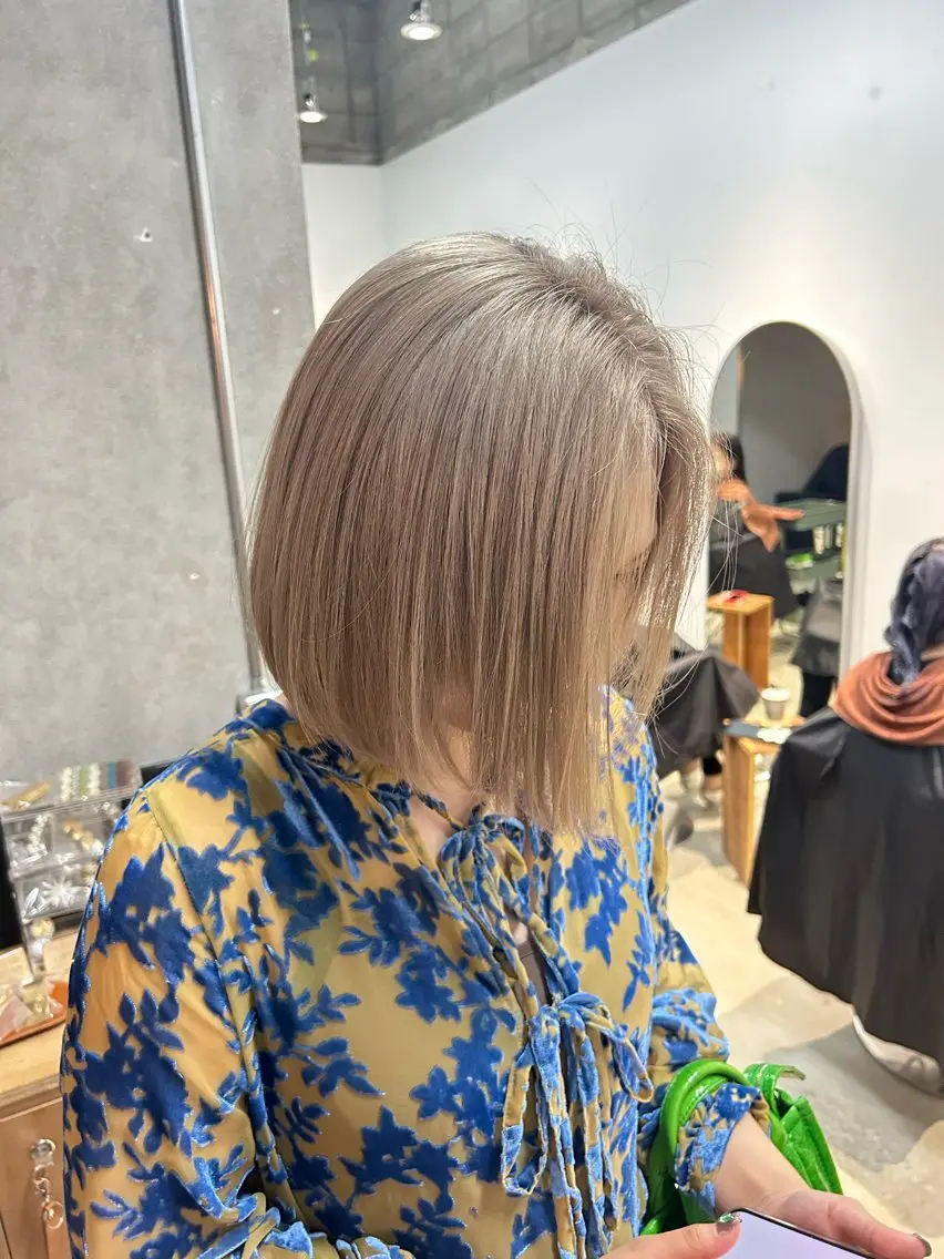 ショート カラー ダブルカラー ハイトーンカラー Le/a谷町 野上幹太のヘアスタイル