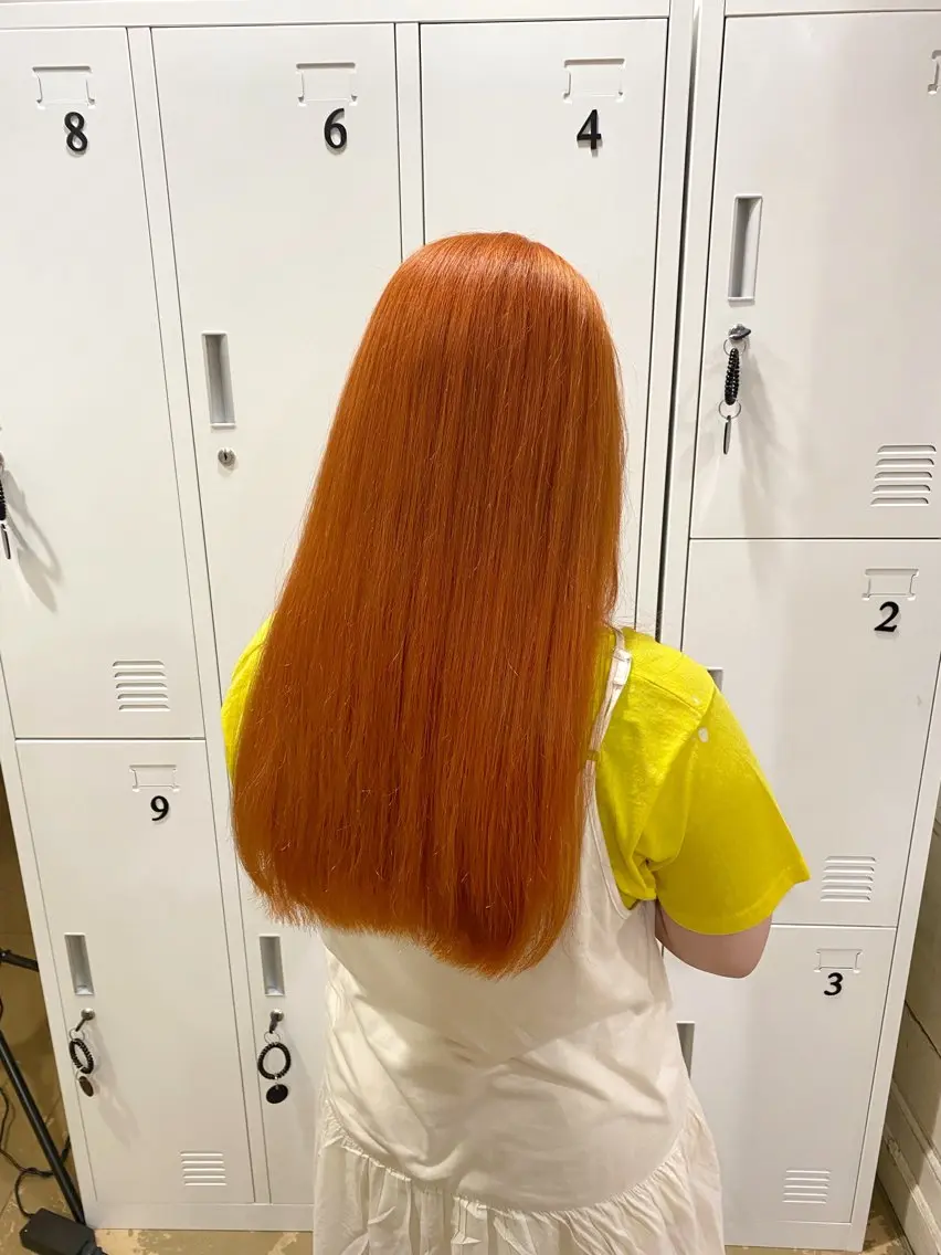ロング カラー ブリーチ オレンジ ヘアカラー ハイトーンカラー 🍬Rinka🍬のヘアスタイル
