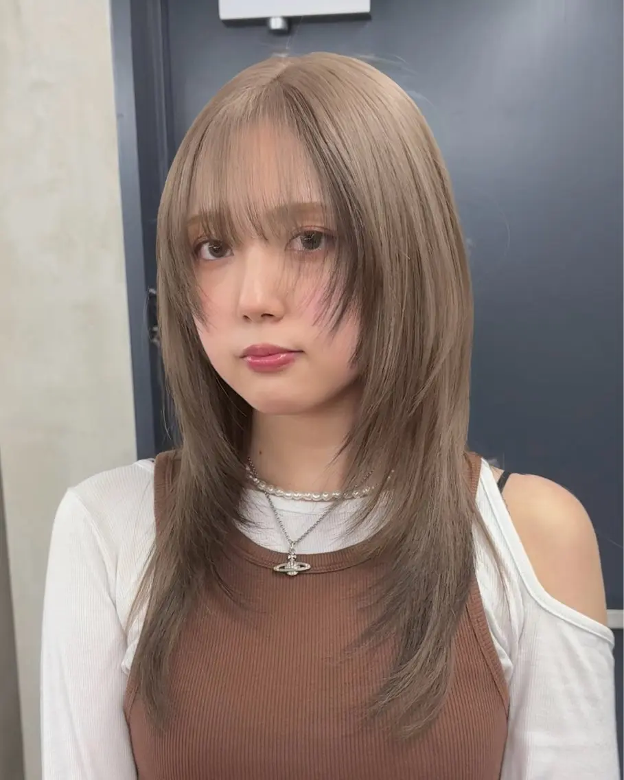 ミディアム アッシュ ボブ エクステ 顔まわりレイヤー 顔周りカット 透明感カラー/韓国 🩶ゆきのヘアスタイル