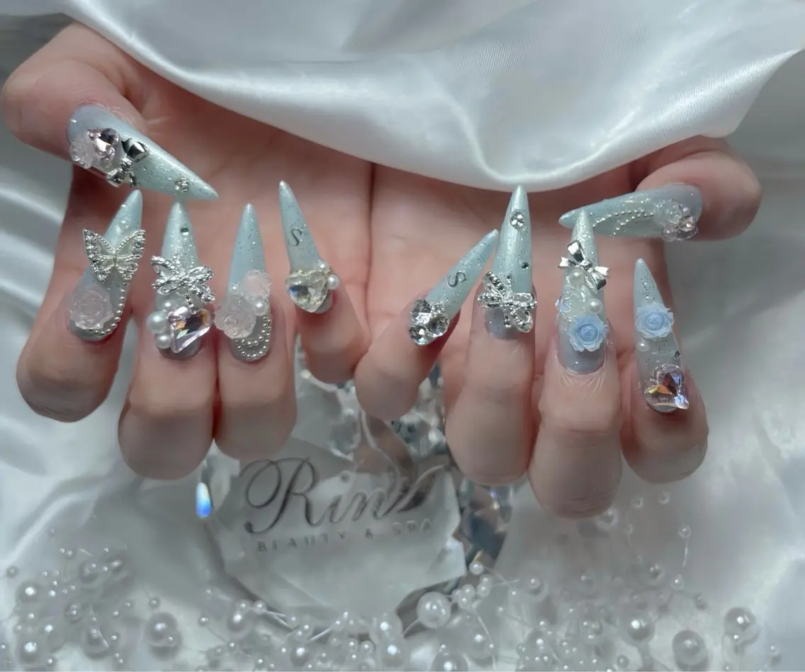 ネイル ボルドー フレンチネイル グラデーション キラキラネイル 韓国ネイル ハンドネイル Rin Nail Shinokuboのネイルデザイン