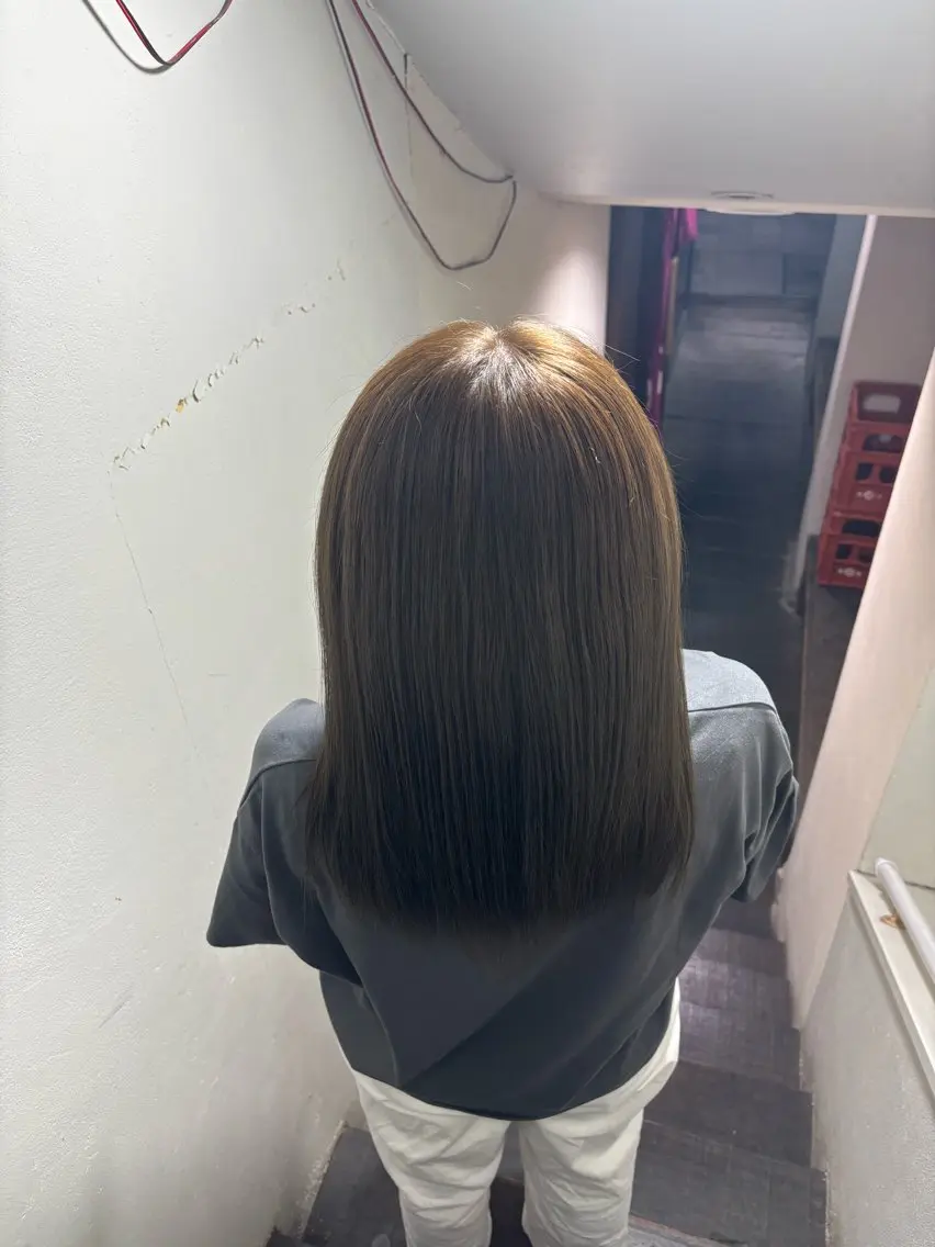 セミロング カラー ベージュカラー ヘアカラー NOAトレンドヘア /ブリーチなしカラーのヘアスタイル