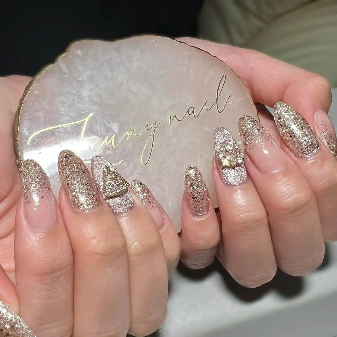 ネイル ラメ(グリッター) ラメグラデーション ハンドネイル ネイルサロン Leung nailのネイルデザイン