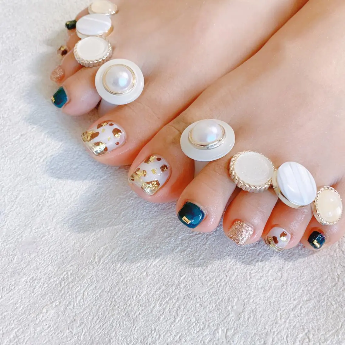 ネイル オーロラネイル フットネイル フレンチネイル ジェルネイル 韓国ネイル 【ENサロン】 Rei💜Nailのネイルデザイン