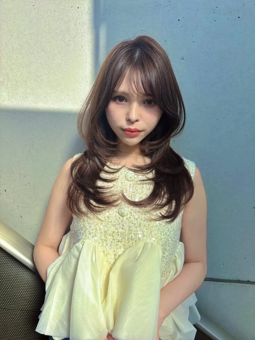 ロング カラー ブラウンカラー オリーブブラウン レイヤーカット カット ヘアカラー トリートメント レイヤーカット /透明感/千葉怜寿のヘアスタイル