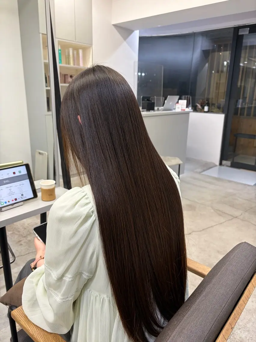 ロング 縮毛矯正 絶対綺麗な暖色カラー 🎯あります✨増渕✨のヘアスタイル