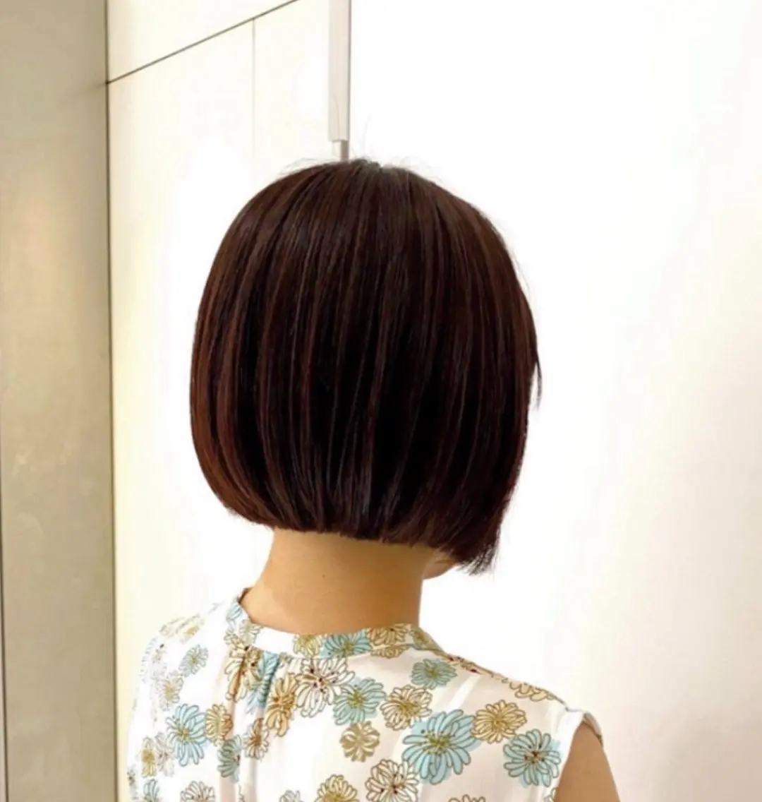 ミディアム コテ巻きパーマ💙 シノヤユイのヘアスタイル