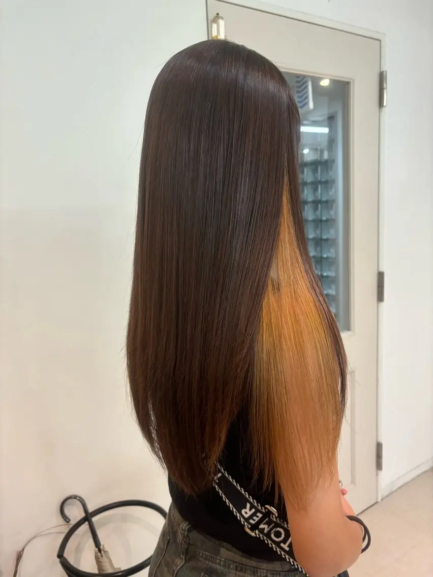 ロング カラー ブリーチ インナーカラー 学生 縮毛矯正 トリートメント 室谷 ゆりあのヘアスタイル