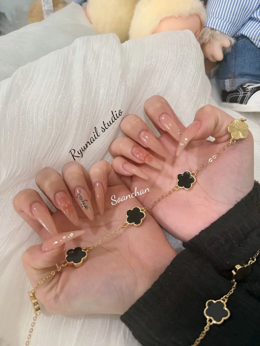 ネイル アートネイル ジェルネイル マグネットネイル ニュアンスネイル シンプルネイル ハンドネイル Ryu Nail NekoChanのネイルデザイン