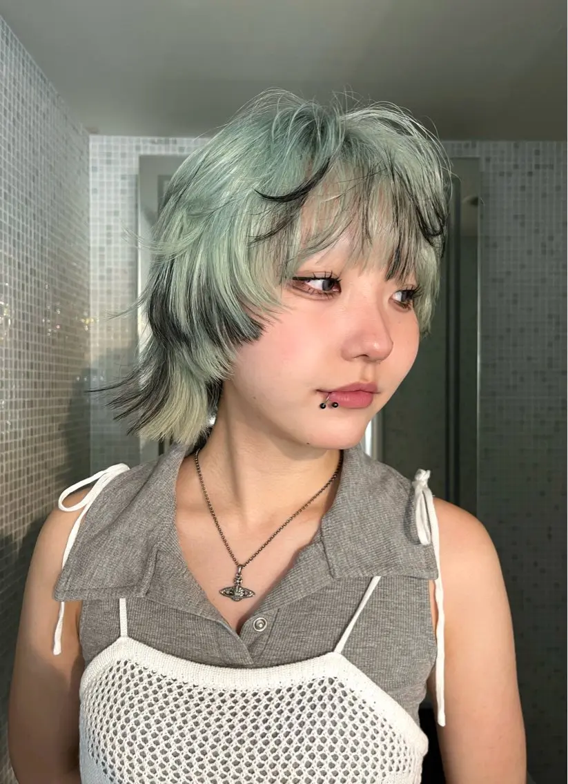 ショート カラー ブリーチ デザインカラー 卒業式のヘアスタイル ヘアカラー トリートメント 🍬カラー特化🍬 Kirari🪄のヘアスタイル