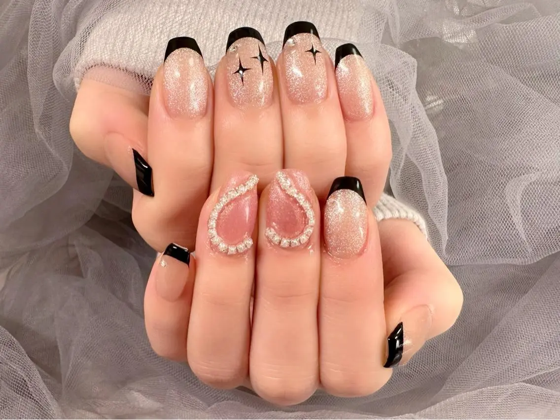 ネイル フレンチネイル ハート マグネットネイル ハンドネイル Nail Salon KURELLYのネイルデザイン