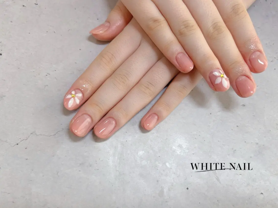 ネイル ハンドネイル WHITE NAIL ホワイトネイルのネイルデザイン