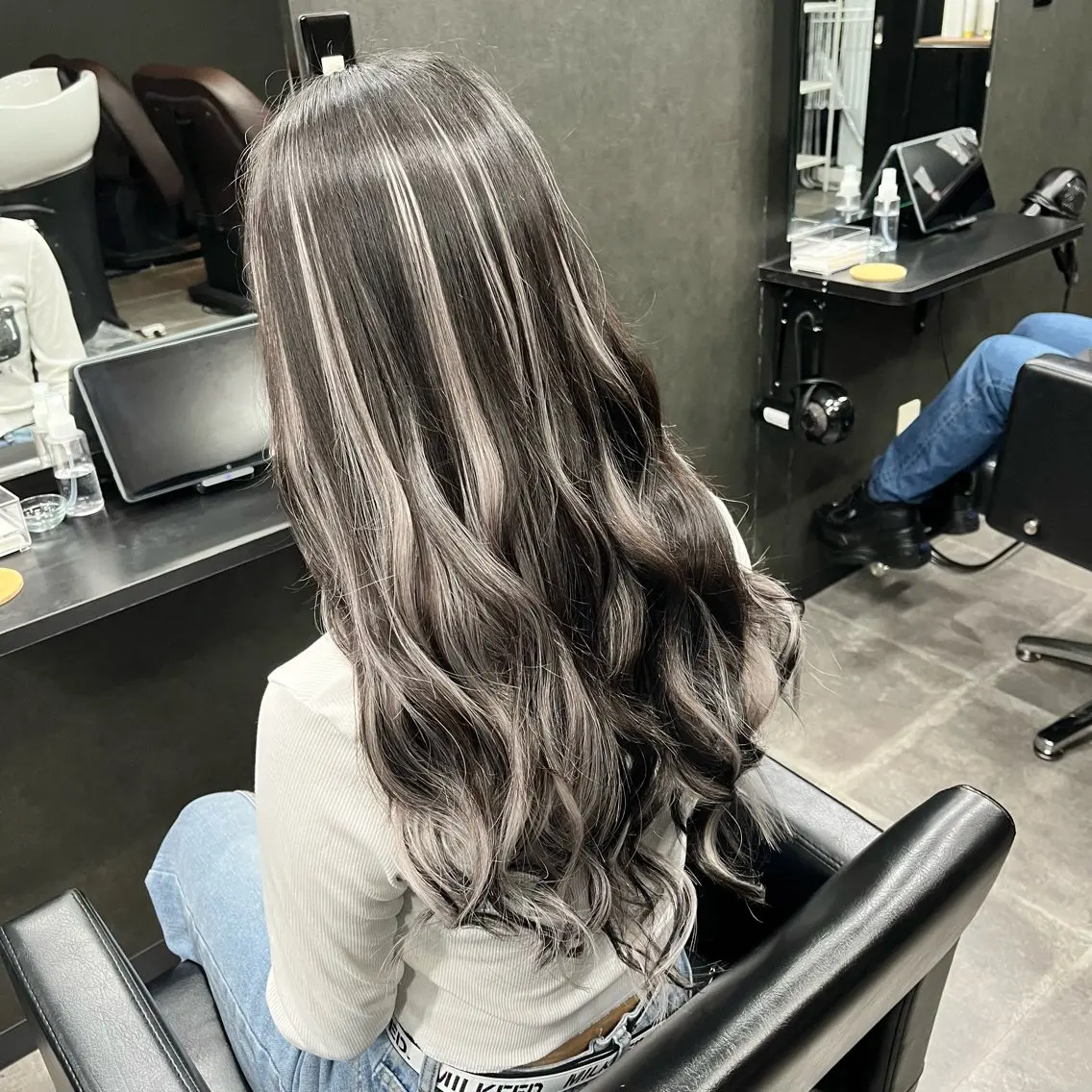 ロング カラー ハイライトカラー インナーカラー エクステ ハイライト ヘアカラー トリートメント エクステ 福岡 天神 大名 エクステ.みう🐱のヘアスタイル